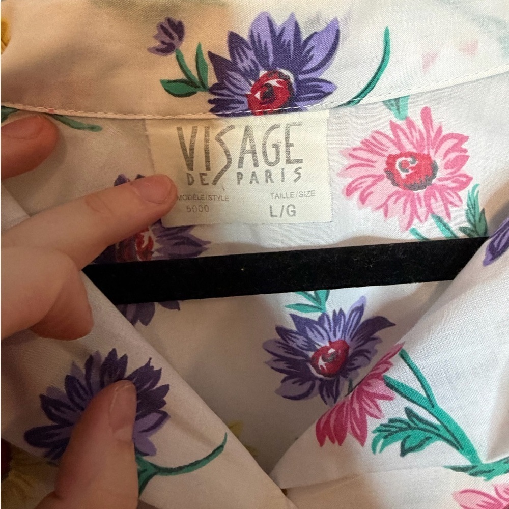 Vintage Visage de Paris Floral Button-Up Blouse โ Size L - Picture 2 of 4